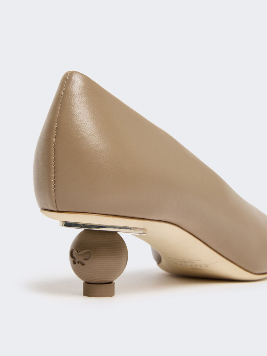 shiny nappa leather pumps - mud