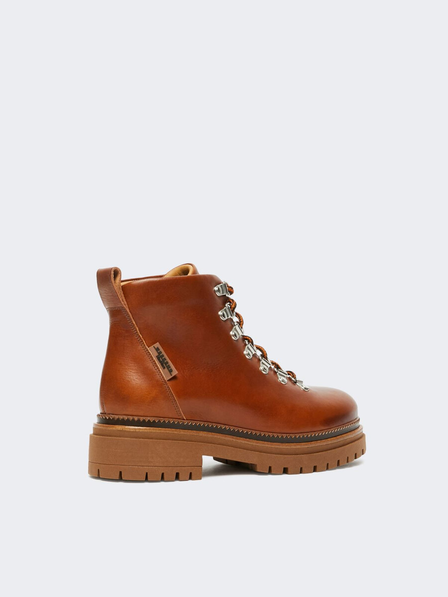 leather hiking boots - honey